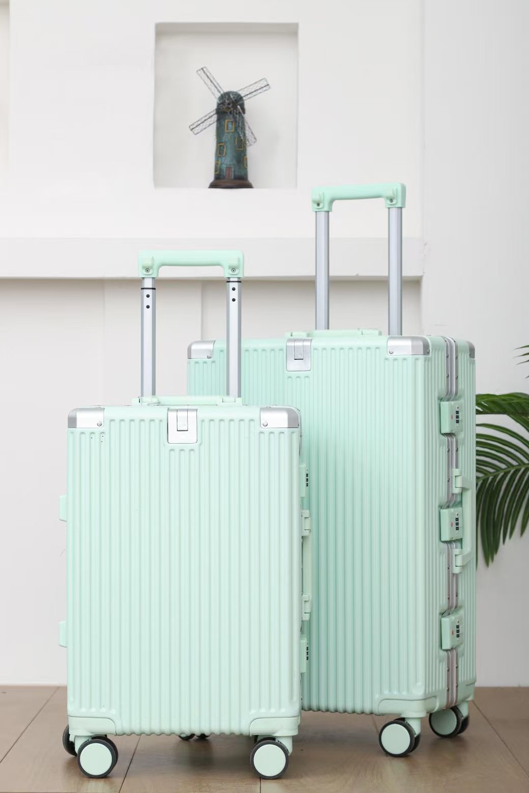 路格箱包 工厂发货 行李箱拉杆箱旅行箱铝框拉杆箱女学生旅行箱登机密码箱静音万向轮 多尺寸多颜色可选 维邦电子商务